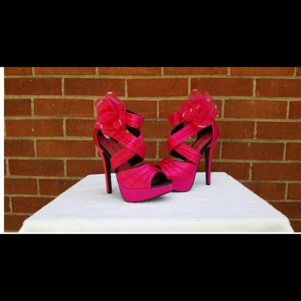 Fuchsia platforms size 8